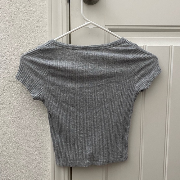 *USED Art class target gray crop tee kids size 7/8 - Picture 2 of 3